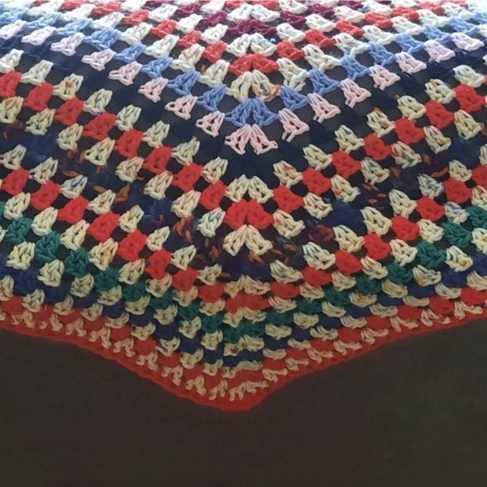 NEW Newfoundland‎ Handmade crocheted throw hexagon colorful